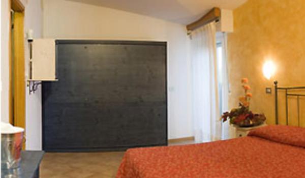 Hotel Carol Римини Номер фото