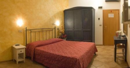 Hotel Carol Римини Номер фото