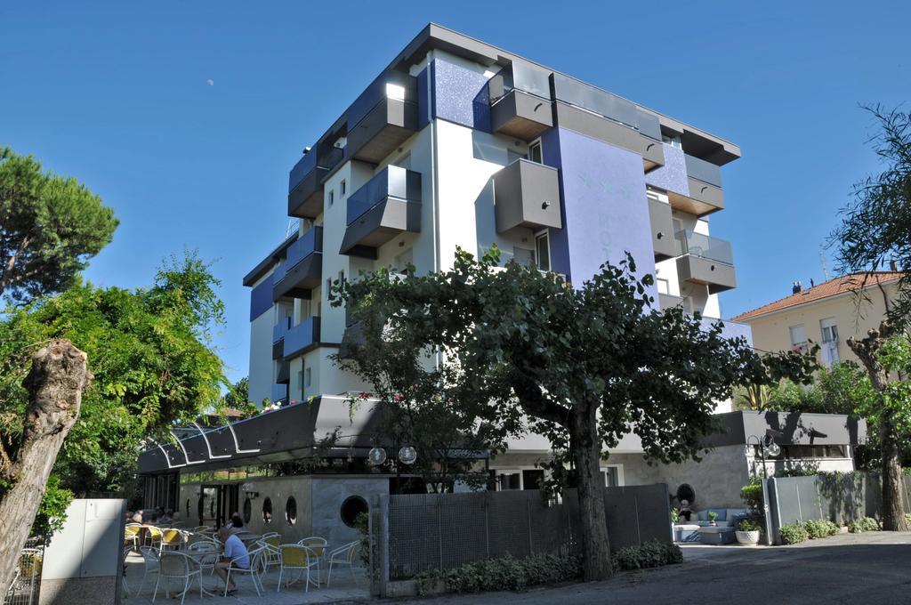 Hotel Carol Римини Экстерьер фото